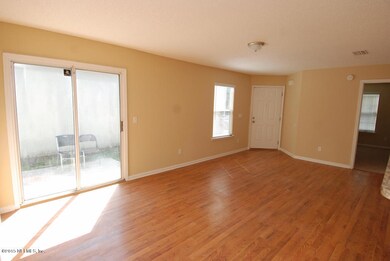 5719 Ellis Trace Dr, Jacksonville, FL 32205 - photo 2