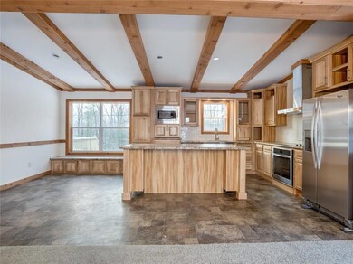 Storage galore, Dining Area, Center...