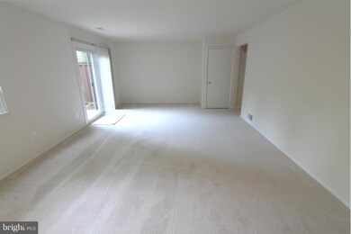 11176 Forest Edge Dr, Reston, VA 20190 - photo 5