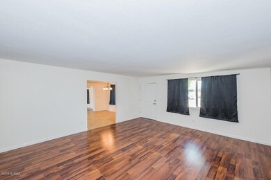 025 - 3311 N. Tuttle Ave-X2