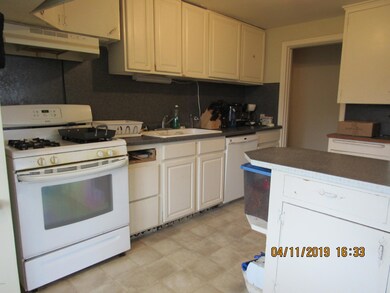 1107 SW Galley Ave, Lincoln City, OR 97367 - photo 6