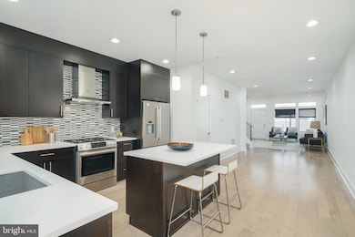 740 S Columbus Blvd unit 6, Philadelphia, PA 19147 - photo 3