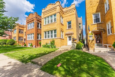 4820 W Wolfram St unit 2, Chicago, IL 60641 - photo 2