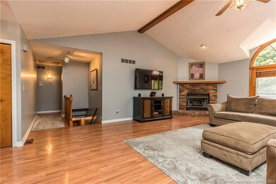 4617 Shadyview Dr, Floyds Knobs, IN 47119 - photo 6