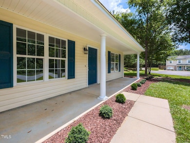 005-1280x960-front-porch