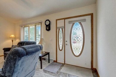 3117 Glenbarr Dr, Janesville, WI 53548 - photo 2