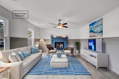 2255 Mariners Ferry - Family Room