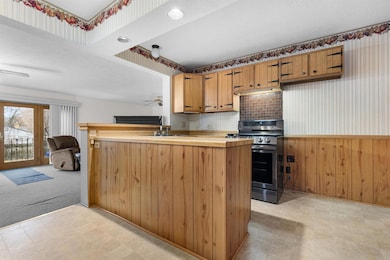 2239 Ohio Pkwy, Rockford, IL 61108 - photo 5