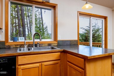 1939 SE Port Dr, Lincoln City, OR 97367 - photo 6