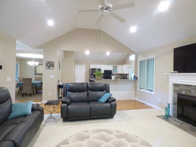 105 Holly Ct, Daniels, WV 25832 - photo 3