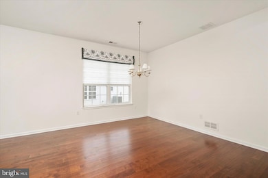 11 Newton Ct, Columbus, NJ 08022 - photo 3