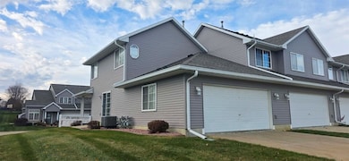 935 74th St NE unit 1, Cedar Rapids, IA 52402 - photo 2
