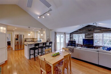 6 Rustwood Dr, Barrington, RI 02806 - photo 2