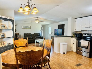 560 Highridge Rd, Broxton, GA 31519 - photo 5