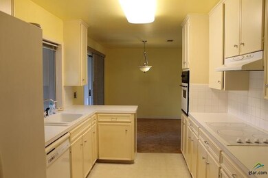 4721 Cambridge Dr, Tyler, TX 75703 - photo 4