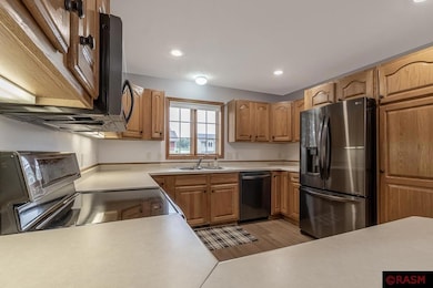 372 S Rolling Hills Dr, Le Center, MN 56057 - photo 4