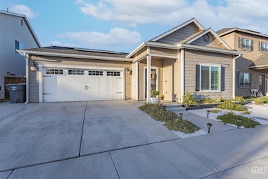 9004 Village Oaks Way, Shafter, CA 93263 - photo 2