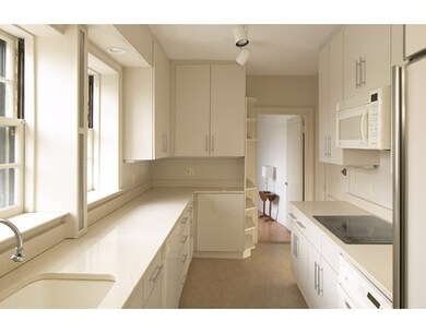 984 Memorial Dr unit 204, Cambridge, MA 02138 - photo 5