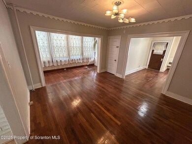 527 Willow St unit 1, Scranton, PA 18505 - photo 4