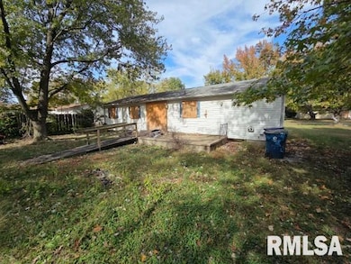 1511 Triangle St, Mount Vernon, IL 62864 - photo 2