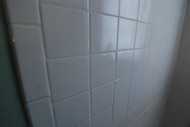 New tile tub surround