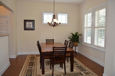 Linda Caldwell - 5_dining room