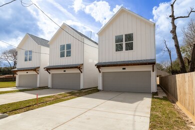 8021 Easter St, Houston, TX 77088 - photo 2