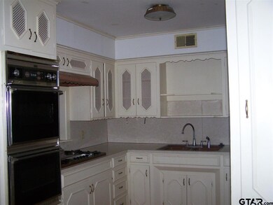 3222 Brookside Dr, Tyler, TX 75701 - photo 2