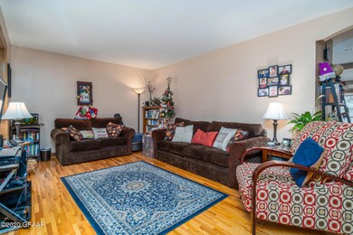 911 S 19th St, Grand Forks, ND 58201 - photo 3