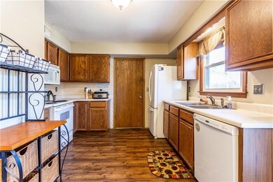 5007 Knox St, Shawnee, KS 66203 - photo 7