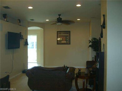 LIVING ROOM AREA