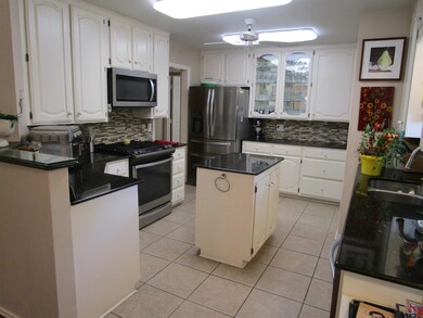 909 909 Wicket Ct, Tyler, TX 75703 - photo 7