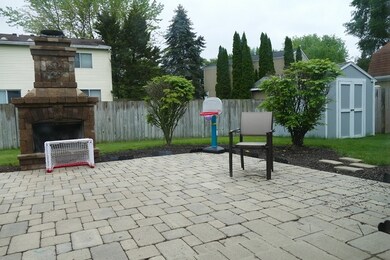 1332 Greenfield Ct, Naperville, IL 60564 - photo 3