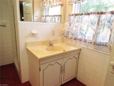 2127 Shelton Ave, Statesville, NC 28677 - photo 7