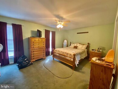 164 Treetop Ln, Berkeley Springs, WV 25411 - photo 7