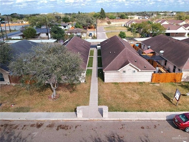1513 Acme Ln, Edinburg, TX 78541 - photo 3