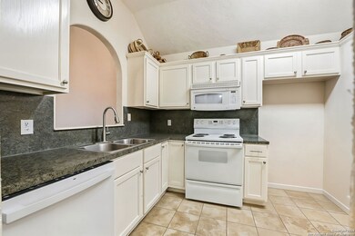 1150 Green Hill Dr, Canyon Lake, TX 78133 - photo 4