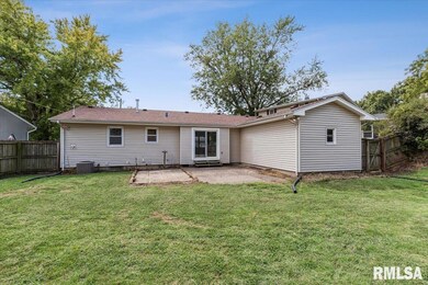 3212 W 13th St, Davenport, IA 52804 - photo 4