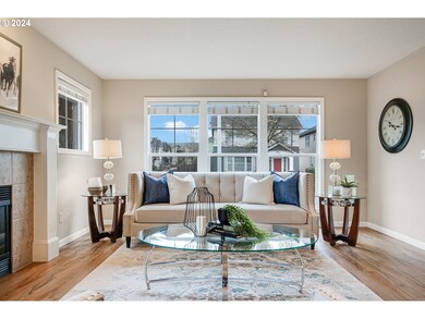 Living Room/Entrance