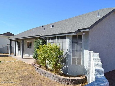 023-257997-back-right-1