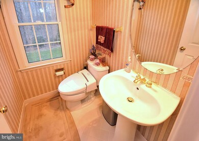 7909 Bressingham Dr, Fairfax Station, VA 22039 - photo 6