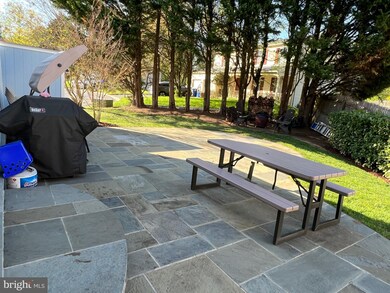 20501 Watkins Meadow Dr, Germantown, MD 20876 - photo 4