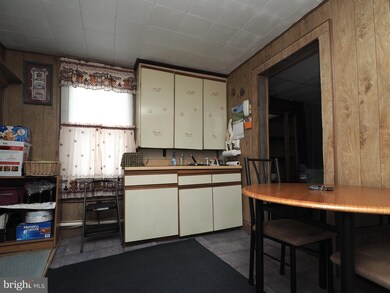 28 E 2nd St, Lehighton, PA 18235 - photo 5