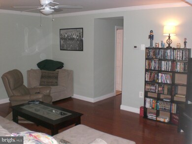 15 Canterbury Square unit 302, Alexandria, VA 22304 - photo 2