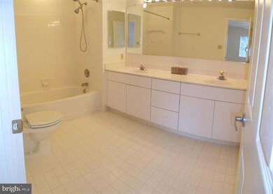 9 Tintern Ct unit 204, Lutherville Timonium, MD 21093 - photo 3