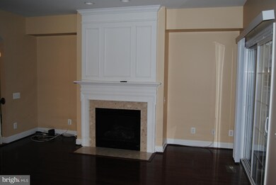 14769 Potomac Branch Dr unit 20, Woodbridge, VA 22191 - photo 3