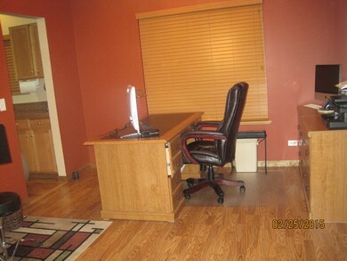 914 Cynthia Ln, Lake In the Hills, IL 60156 - photo 5