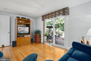 19142 Partridge Wood Dr, Germantown, MD 20874 - photo 3