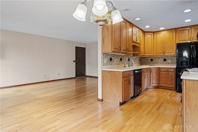 525 Royal Springs Dr, Springboro, OH 45066 - photo 7