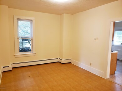 556 N 5th St unit 1, Stroudsburg, PA 18360 - photo 2